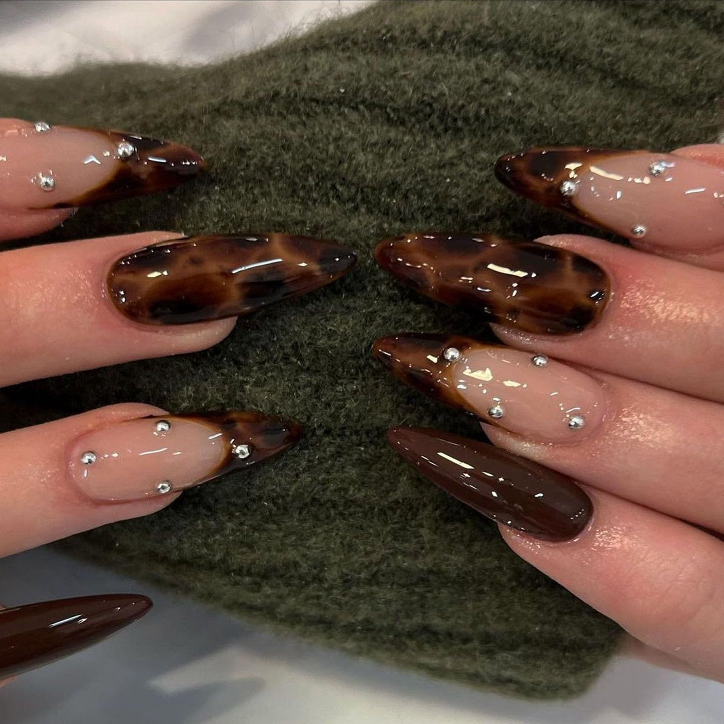 IMRAIN Long Stiletto Press on Nails Brown Leopard Fake Nails Full Cover Almond False Nails Glossy Acrylic Almond Stick on Nails for Women 24Pcs