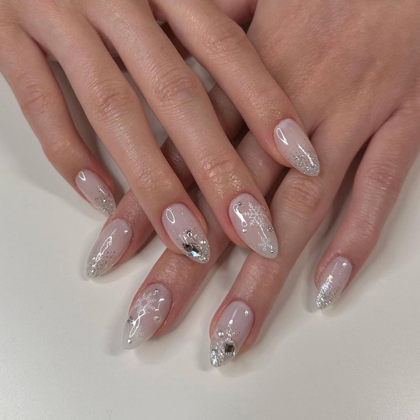 Christmas Press on Nails French Glitter Fake Nails Cute Snowflake Artificial False Nails with Rhinestone Designs Medium Acrylic Nails Kits Almond Christmas Glue on Nails for Women Nail Art 24Pcs