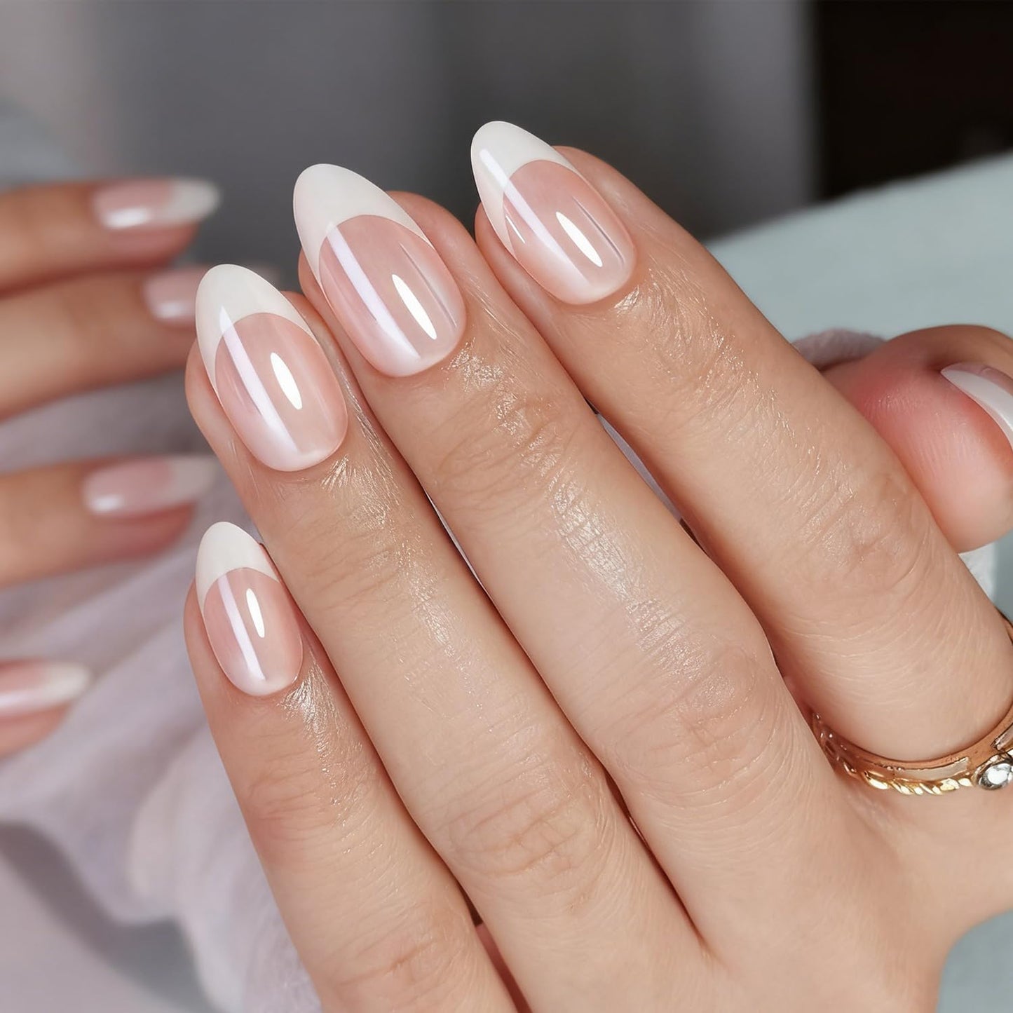32 Pcs White French Tip Press on Nails Chrome Fake Nails with Designs Salon Quality Thickened False Nail Muti-Layer Gel Medium Almond Acrylic Nail Full Cover Stick on Nails for Women Manicure Decor