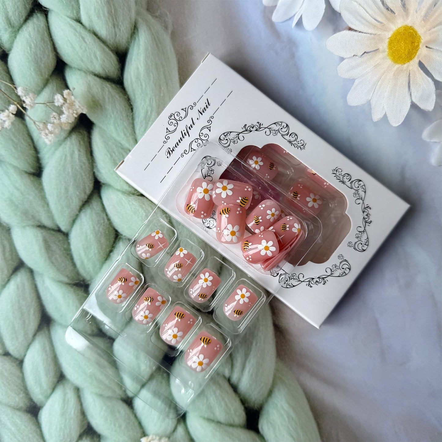 Cute Press on Nails Short Square Fake Nails with Bee Flower Designs 24Pcs Spring Summer Floral Press on False Nails Glossy Glue on Nail Artificial Stick on Nail for Women Manicure