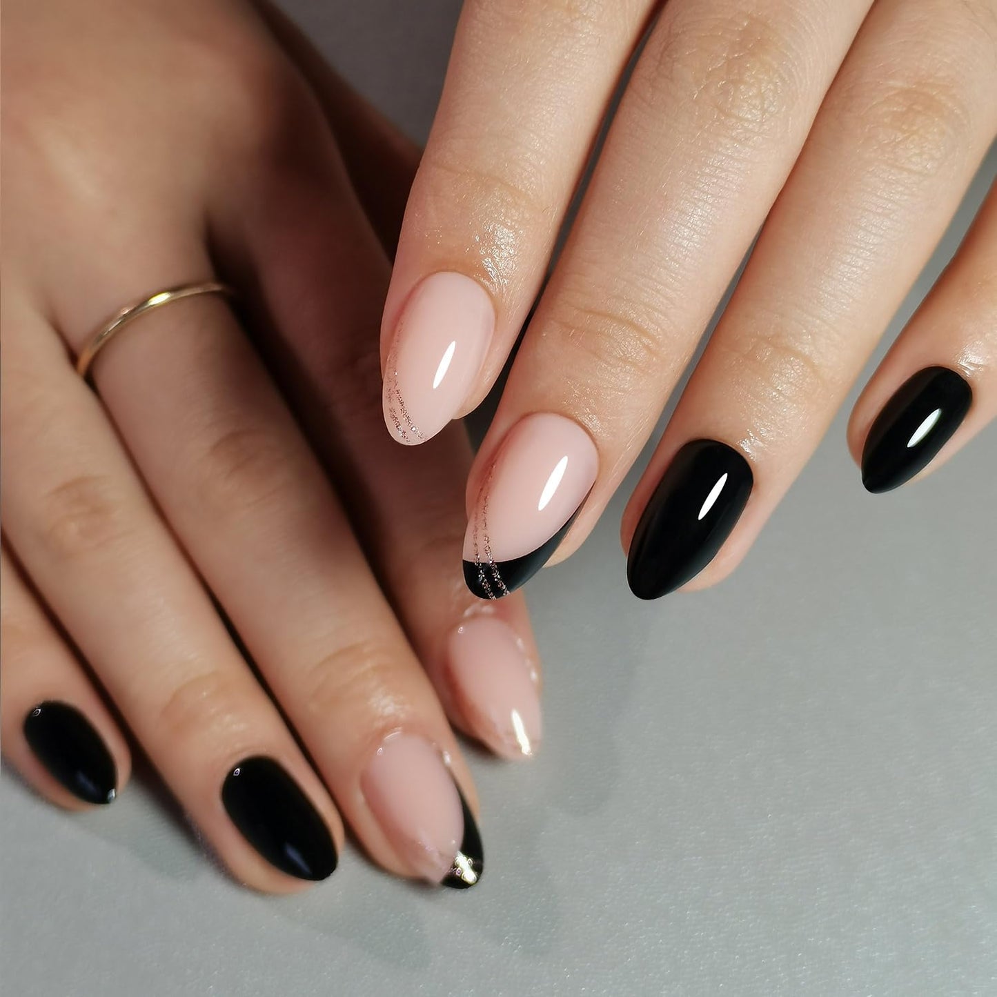 Curvlife Press On Nails Stick On Short Design Acrylic Stick On Nails Tips Glue On False Nails Kit For Women (Black gold border-gel, Medium)