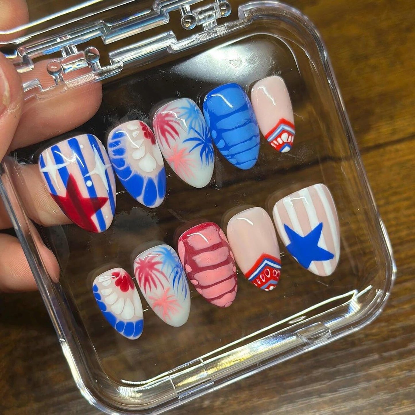 24Pcs Independence Day Press on Nails Short Almond Fake Nails Red White Blue Firework Star with Hand-Painted Palm Tree Summer Designs 4th of July False Nails Glue on Nails for Acrylic Manicure Salon