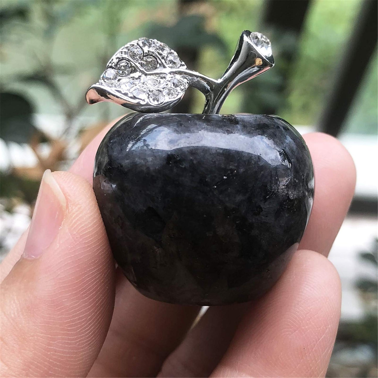 Fekuar Neyisaa Black Labradorite Crystal Apple Decor, Healing Crystals Pocket Stone Fruit Figurine Craft Home Decoration 30mm