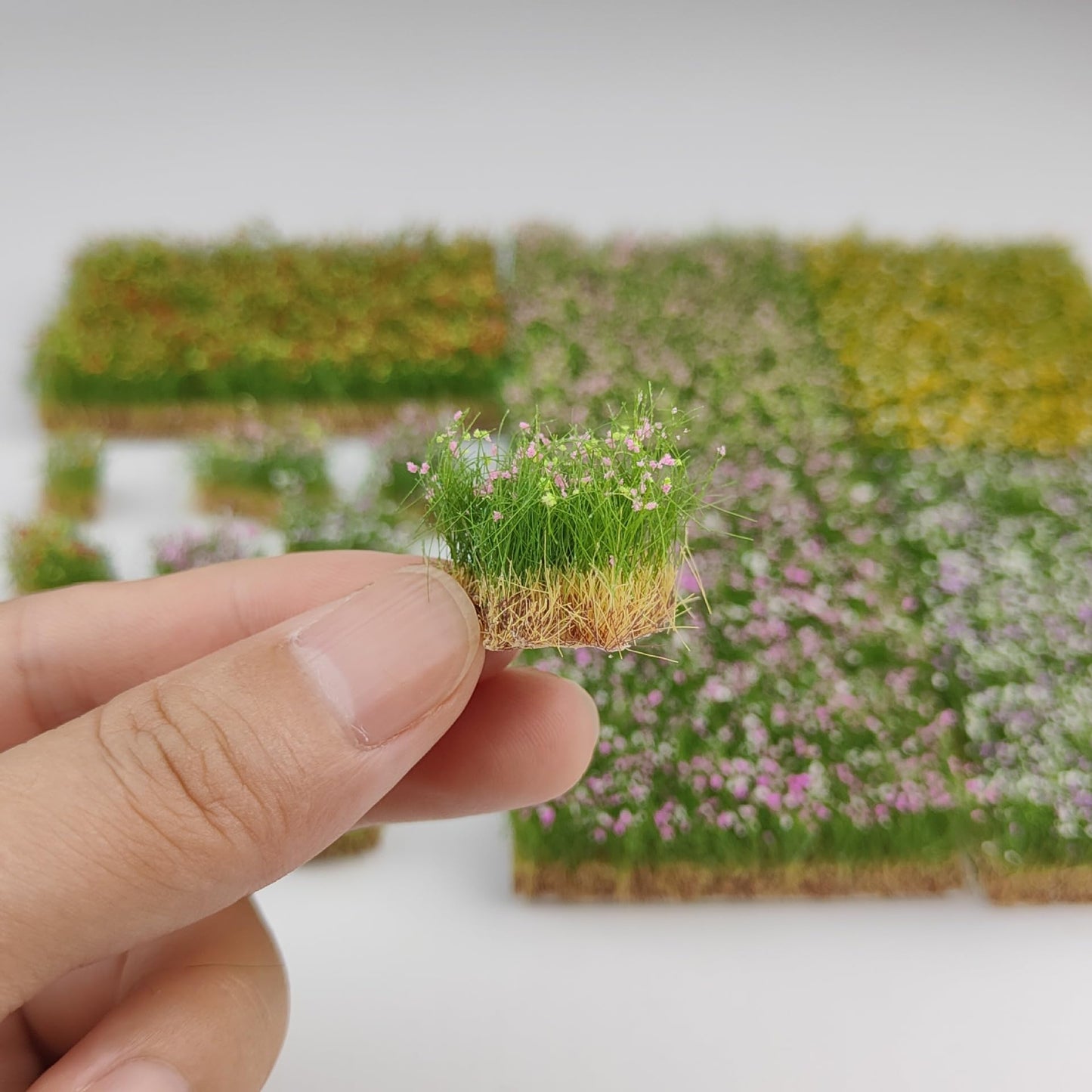BraneGo Miniature Grass Tufts with Flowers, 4-Color Hand Torn Flower Clusters for Diorama, Model Train Scenery N & HO Scale, Wargaming Bases and Architectural Landscaping