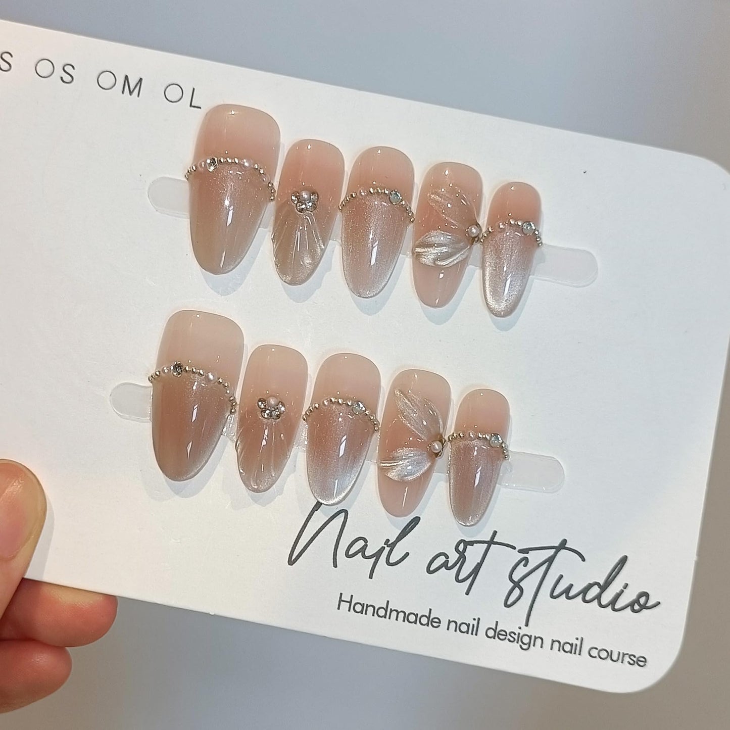 TENPAL Mermaid Cat Eye Press on Nails 10Pcs Kit,Medium Almond Nude Pink Fake Nails with 3D Wave Shell, Chain Rhinestone French Tips Spring Summer False Nails,Handmade Glue on Nails Luxury Design(M)