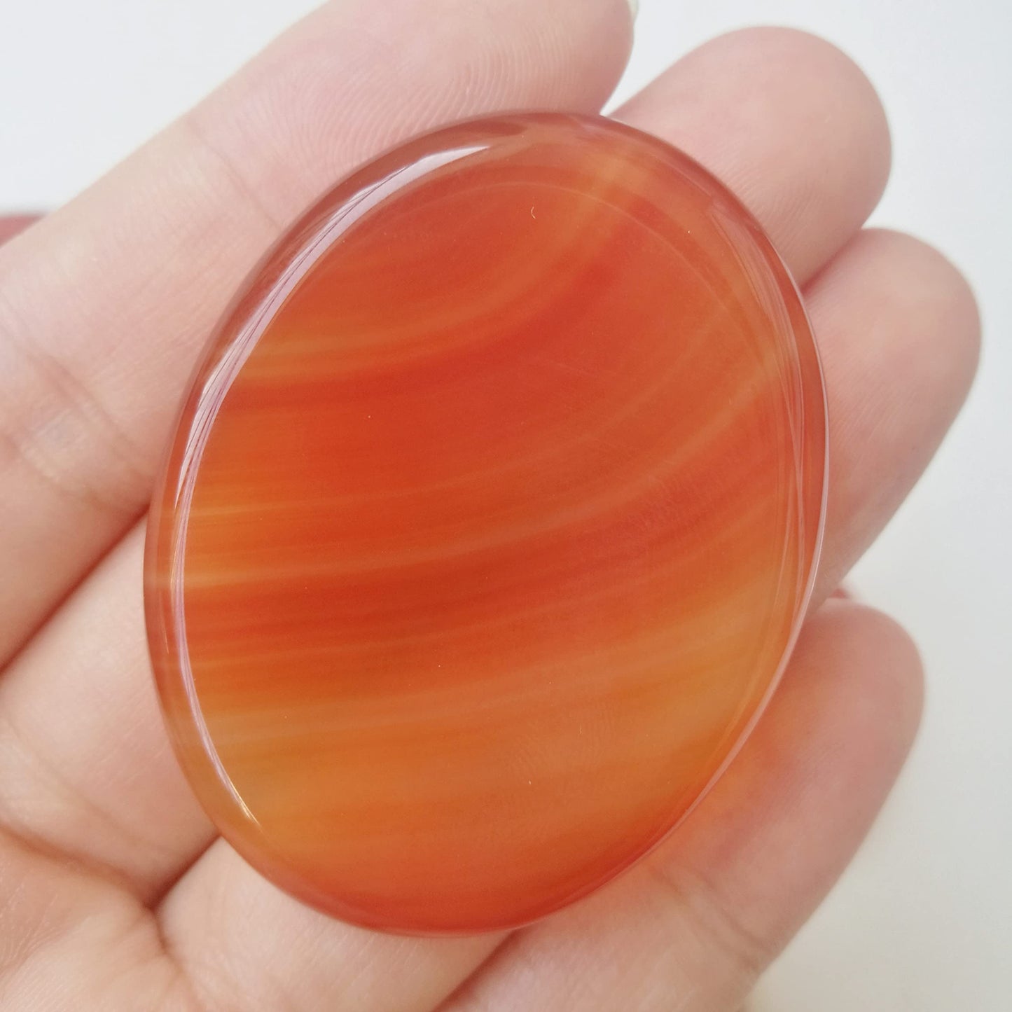 Bacatgem 1 Pcs Natural Carnelian Crystal Thumb Worry Stone,Stress Relax Healing Reiki Crystal Pocket Palm Stones