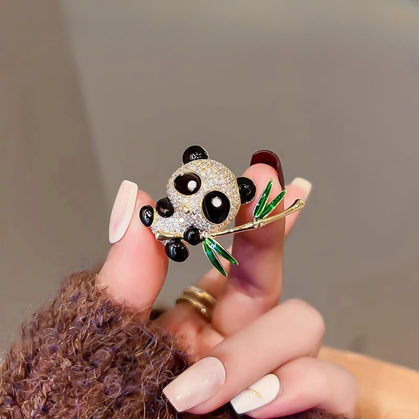 HETICA Women Animal Floral Brooch Pin Accessory Perfect as a Gift for Anniversary Celebrations, Parties, Or Everyday Wear (Panda)