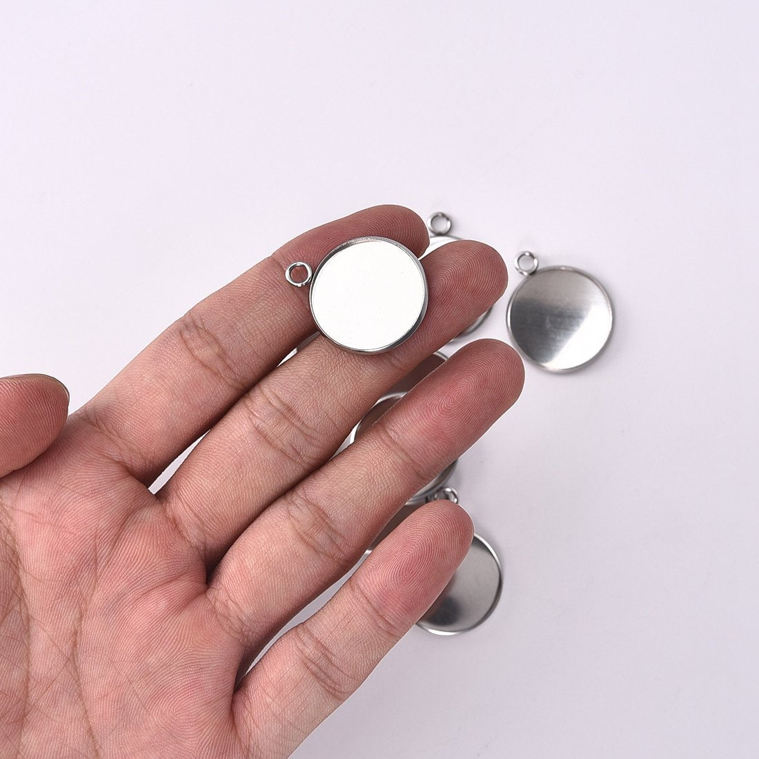 LANBEIDE 30 Pieces Stainless Steel Round Pendant Blank Tray, 30 Pieces Clear Glass Cabochons for Jewelry Making Camo Resin Druzy Cabochons 20x20mm (Total 60 Pcs)