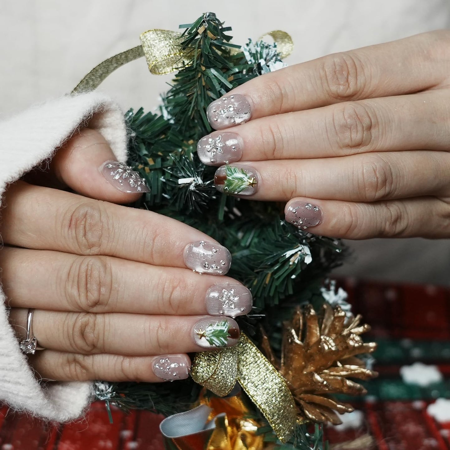 Tesytto Winter Bling Press on Nails Short Coffin Handmade Fake Nails with 3D Snowflake Gems Design, Silver Glitter Artificial Nails Tree Light Design Reusable Stick on Nails (Winter Snow Scene, M)