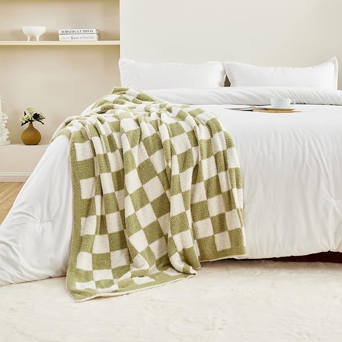 CozeCube Checkered Blanket, Ultra Soft Cozy Sage Green and White Throw Blanket, Warm Cozy Knit Fuzzy Plush Checkerboard Throw for Couch Bed Sofa, 60"x80"