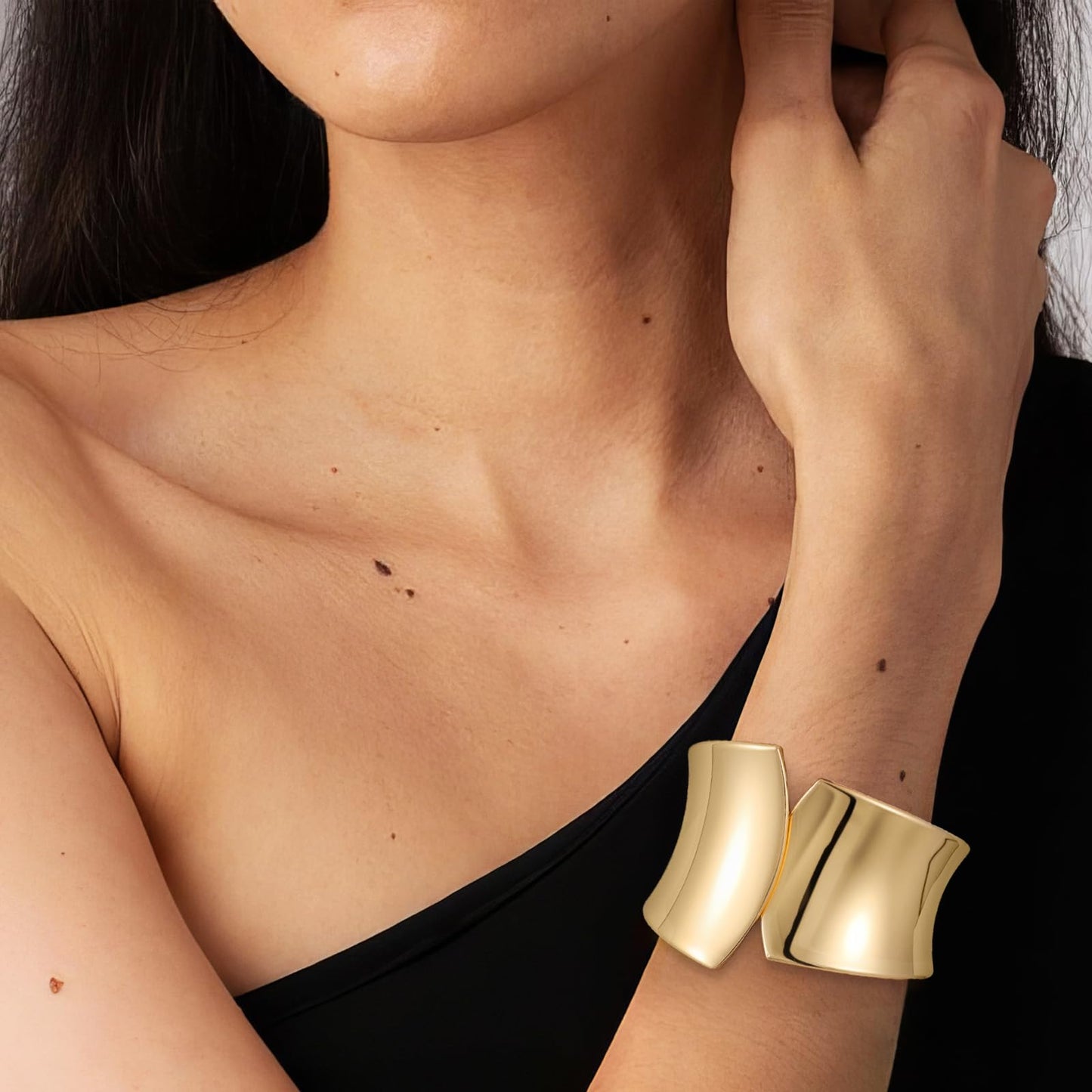 Yowivon Gold Bangles for Women, 2PCS Teardrop Chunky Gold Bracelet Set, Hinged Open Bangle Bracelets Stack for Women, Non Tarnish Thick Cuff, Trendy Jewelry Gifts for Christmas Valentine Birthday