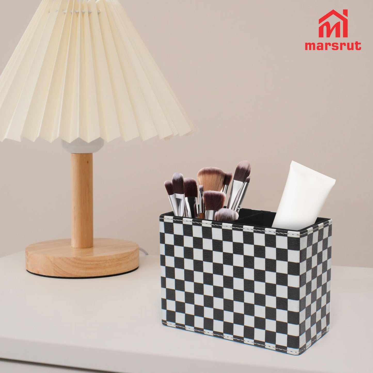 Checkered Pencil Box Desk Accessories for Office Decor, Desktop Pen Holder, Black White Racing Style Organizer Case Stand Cup Storage for Makeup Brush Study Table, with 2 Compartments, Sturdy Leather