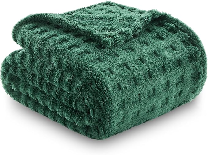 NEWCOSPLAY Super Soft Throw Blanket Green Premium Silky Flannel Fleece 3D Waffle Checkered Lightweight Bed Blanket All Season Use (Dark Green, Throw(50"x70"))