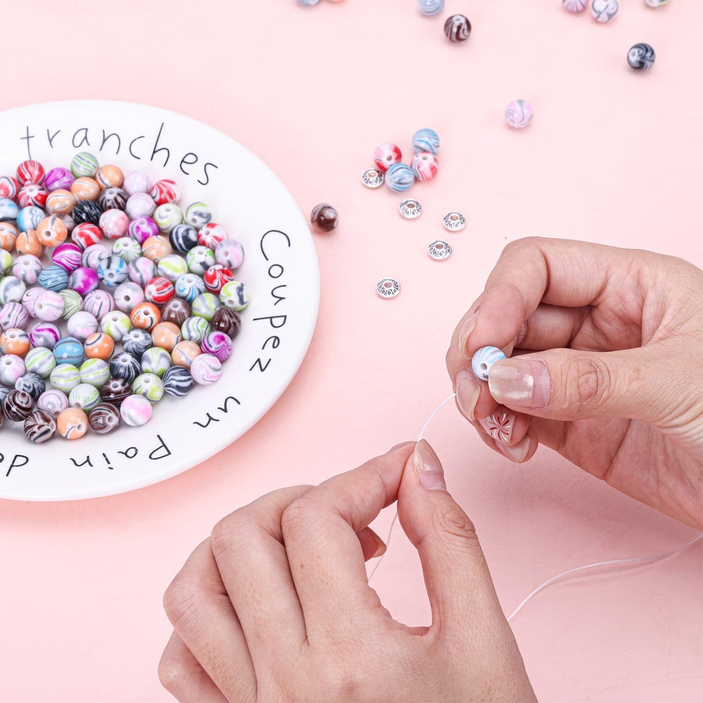Quefe 500pcs Craft Beads in Ink Patterns for Jewelry Making Beads for Bracelets Making, Acrylic Bulk Beads with 50pcs Spacer Beads and Crystal String (10mm)