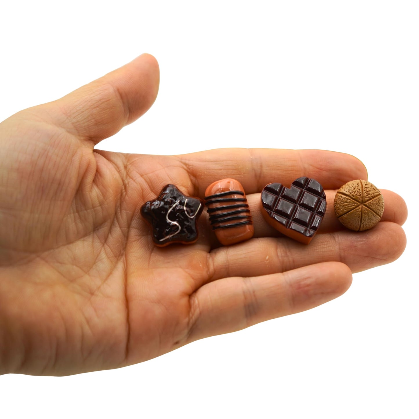 Miniature Fall Picnic Diorama Kit – 16 PCS Resin Food, Tree, House & Basket Accessories – DIY Autumn Scene for Terrarium, Fairy Garden & Crafts – Includes 6"x6" Grass Mat