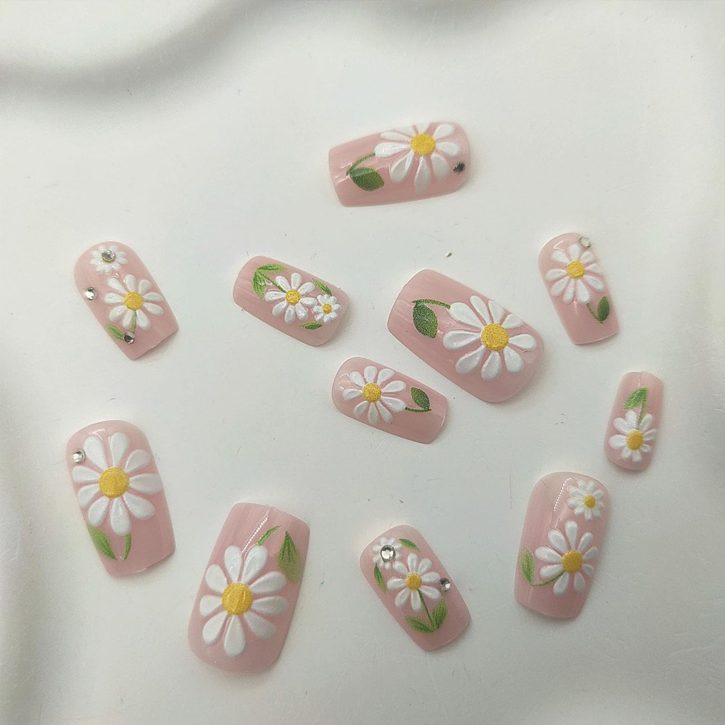 Square Press on Nails Medium Fake Nails with White Flower Green Leaves Rhinestones Designs Glossy Glue on Nails Nude Nails Press ons Summer Acrylic Artificial Stick on Nails for Women 24Pcs