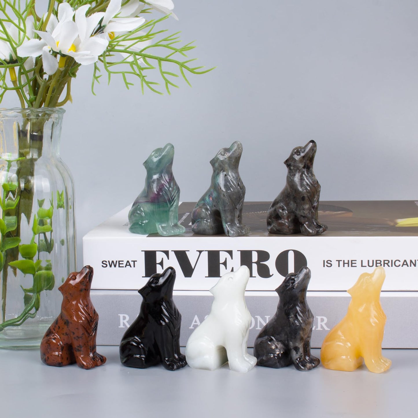 Ytbeoxk 2 Inch White Jade Wolf Crystal Statue Wolf Decor Healing Crystal Wolf Figurines Hand Carved Stone Energy Gemstones for Luck Statue in Home and Office Meditation