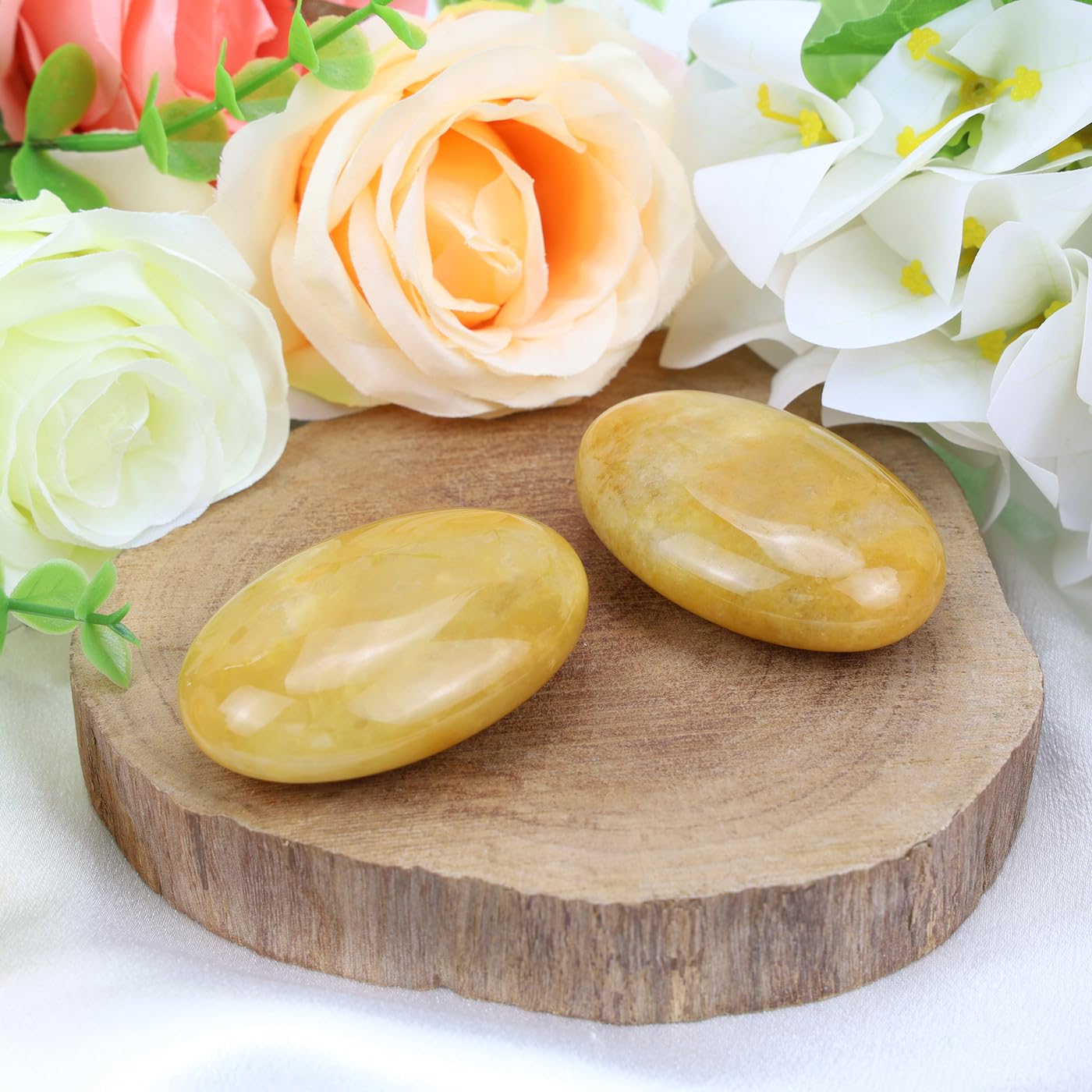 MAIBAOTA 2.4" Large Topaz Crystal Stone Polished Palm Stone Healing Crystals 0.7" Thick Natural Reiki Gemstone Worry Stone Energy Balancing Anxiety Stress Relief Meditation 1 Pc