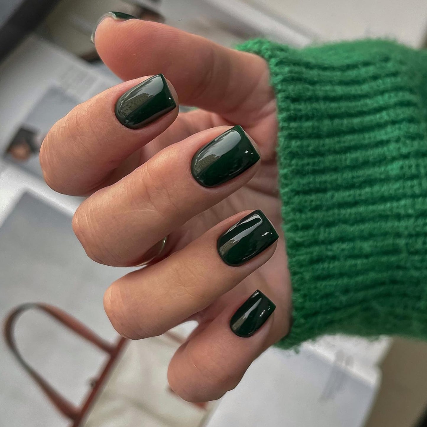 Emerald Green Press on Nails Short Square Fake Nails Glue on Short Square Nails Press ons, Soft Gel Acrylic Glue on Nails Stick on Nail for Women Thick 24pcs