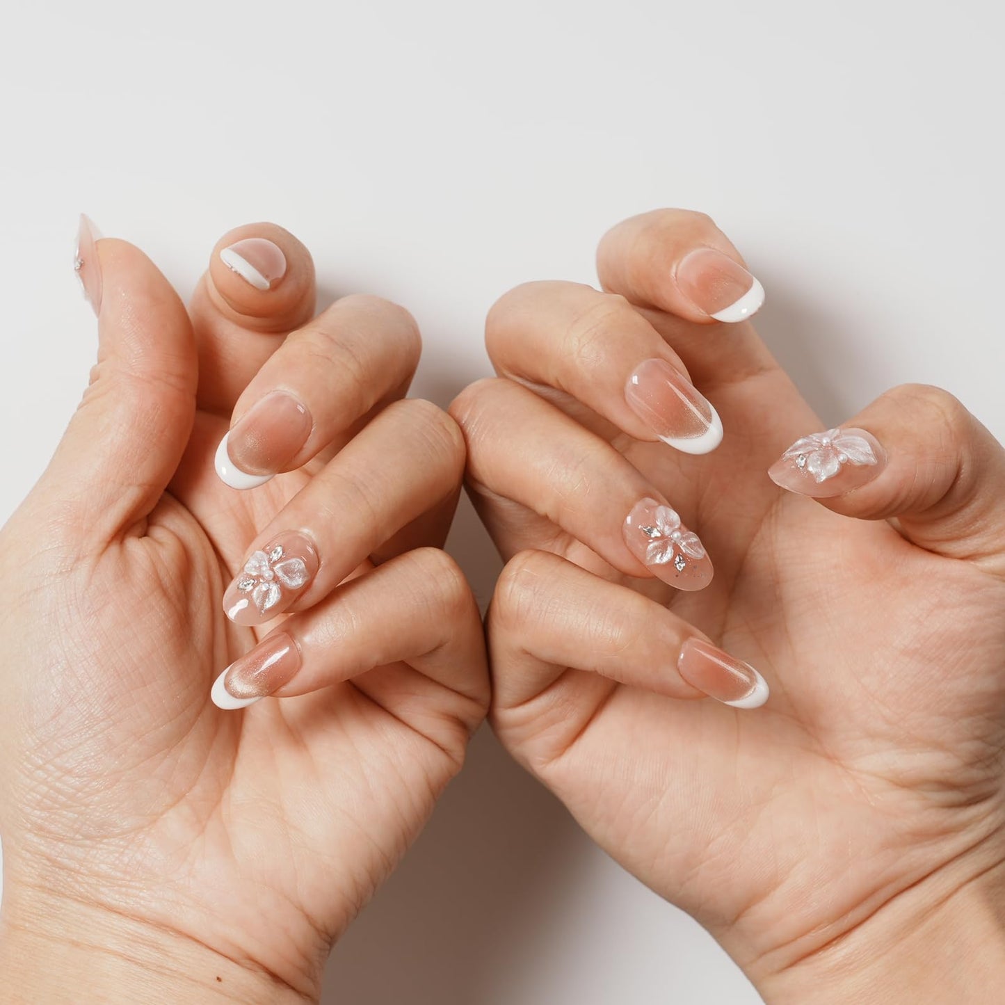 Tesytto Handmade Press on Nails Almond Shape Glossy Reusable False Nails for Nail Art (Gold Shimmer Crystal, S)