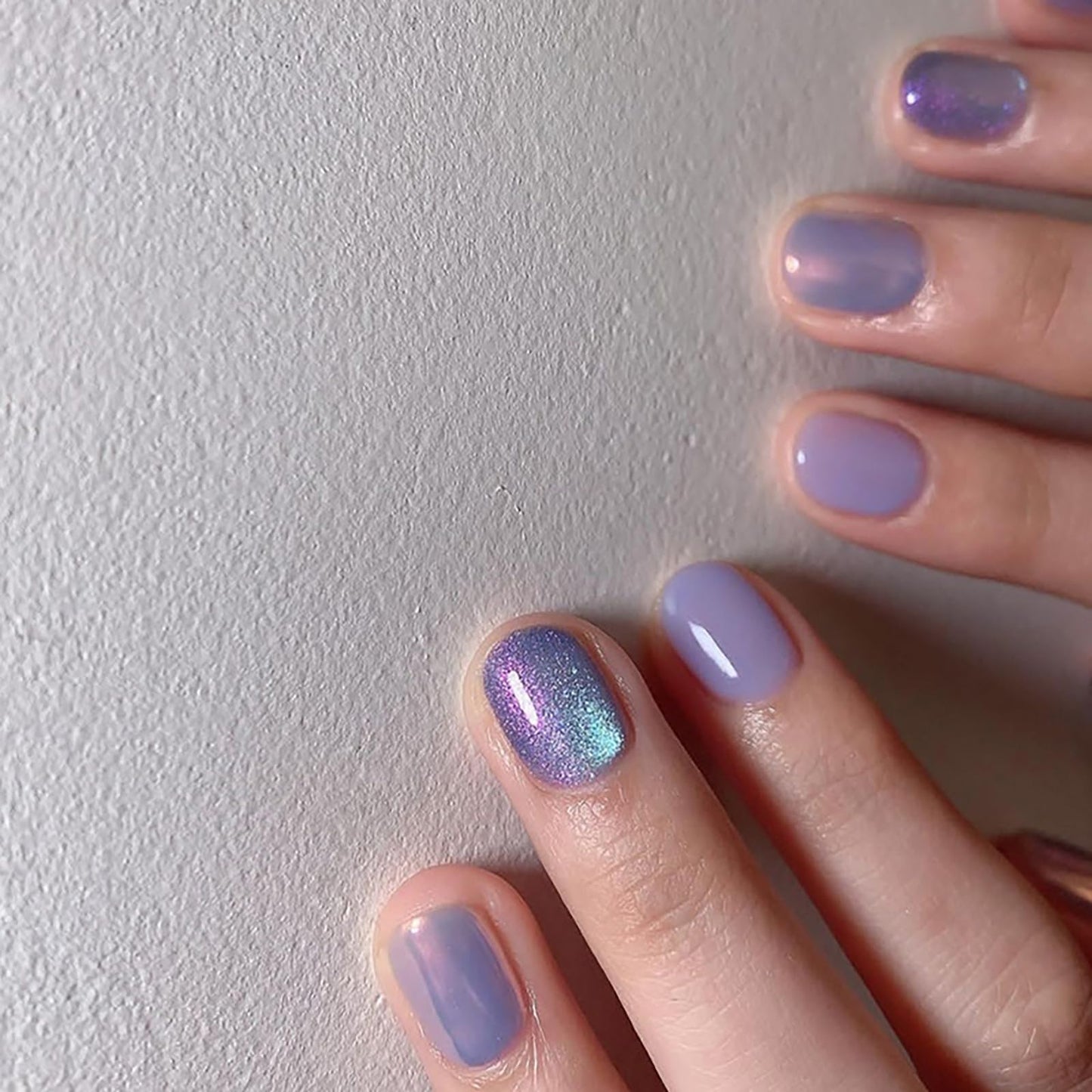 Short Round Press on Nails Oval Purple Cat Eye Fake Nails Press ons Acrylic Nails False Glossy Artificial Full Cover Stick on Nails for Women Girls 24 Pcs