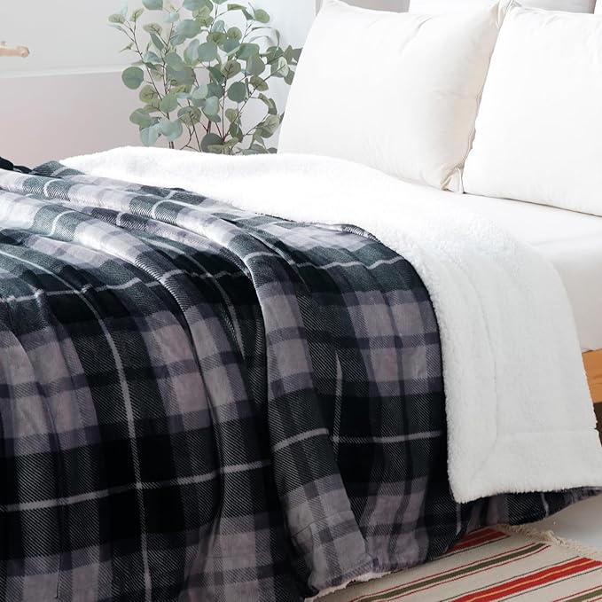SOCHOW Sherpa Plaid Fleece Throw Blanket, Double-Sided Super Soft Luxurious Bedding Blanket 50 x 60 inches, Grey