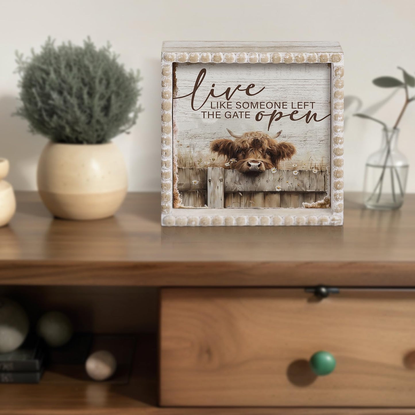 Yousoontic Highland Cow Farmhouse Bathroom Decor Wooden Sign Rustic Western Bathroom Decor 6 Inch Funny Restroom Decorative Plaque for Home Kitchen Shelf Table (Live Like Someone Left the Gate Open)