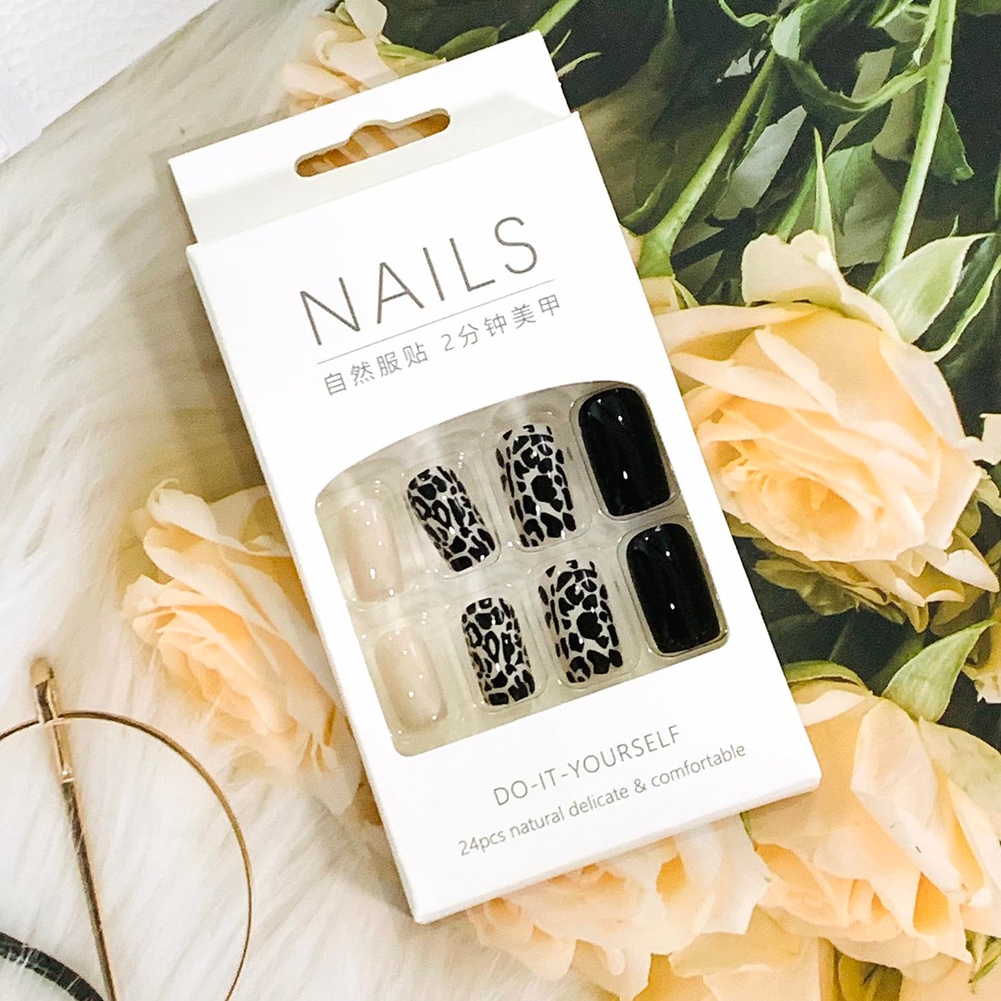 Press on Nails Square Medium Black 24Pcs Glossy Full Cover Artificial Fake Nails with Leopard Designs Reusable Coffin Acrylic False Nails Glue on Fingernails with Charm for Women Girls