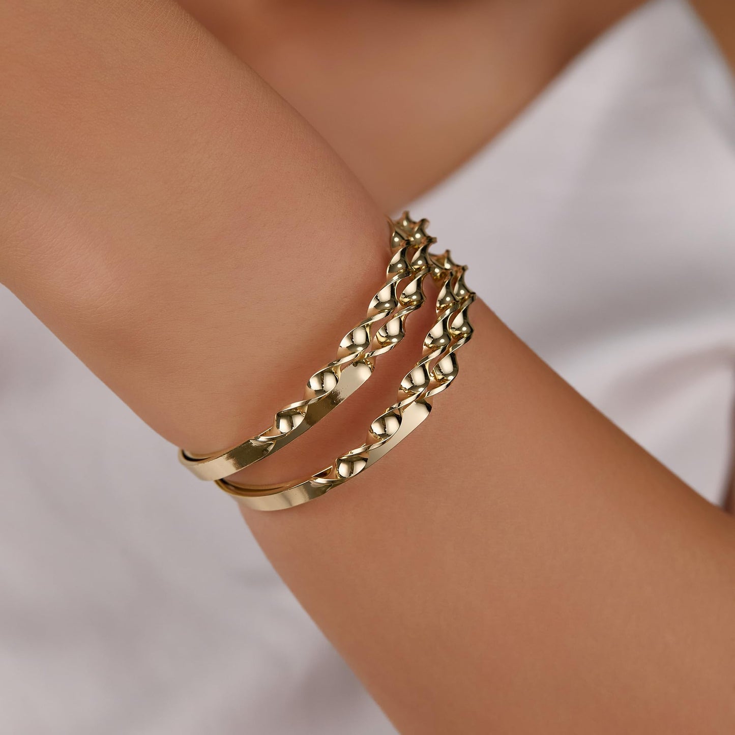 SHINYTE CATALINE Valentine's Day Gift Ideas 14K Gold Plated Chunky Cuff Bracelet For Women,Adjustable Bendable Cuff Bracelets Boho Bangle,Gift for Girlfriend Wife