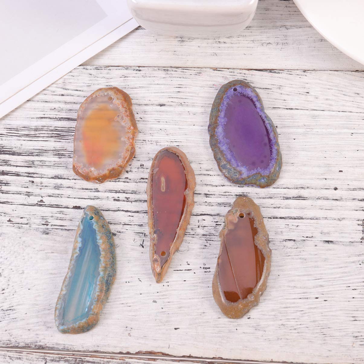 20pcs Natural Agate Slices Colorful Geode Agate Cards Drilled Agate Quartz Slices Irregular Shapes Natural Agate Agate Light Table Slices with Hole DIY Accessory (20PCS)