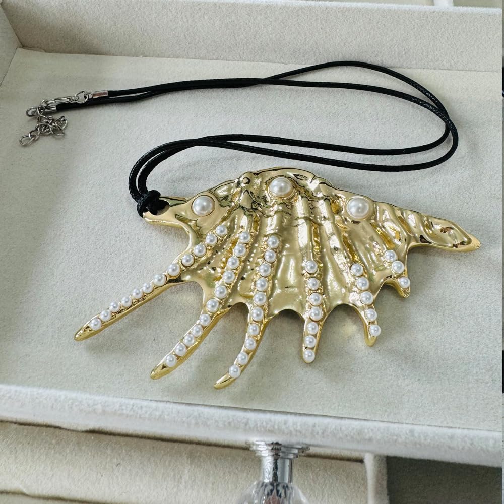 Large 14K Gold Plated Chunky Sea Shell Necklace for Women Leather Cord Gold Tone Pearl Conch Statement Ocean Theme Boho Beach Statement Trendy Jewelry（Gold）