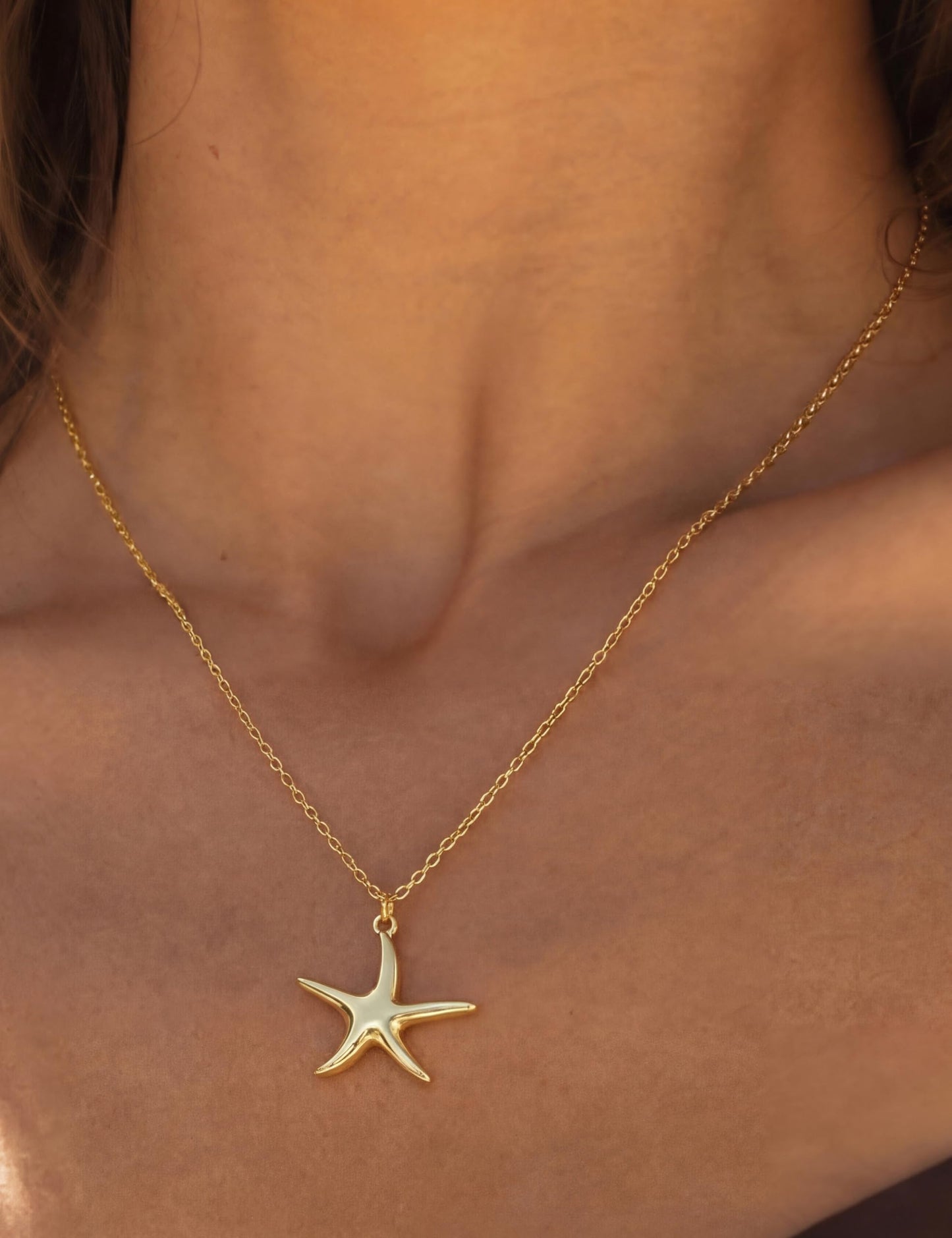 LOYALLOOK Starfish Necklace for Women, 14k Gold Plated Dainty Starfish Charm Necklace Stack, Non Tarnish Waterproof Gold Beach Accessories for Summer Vacation
