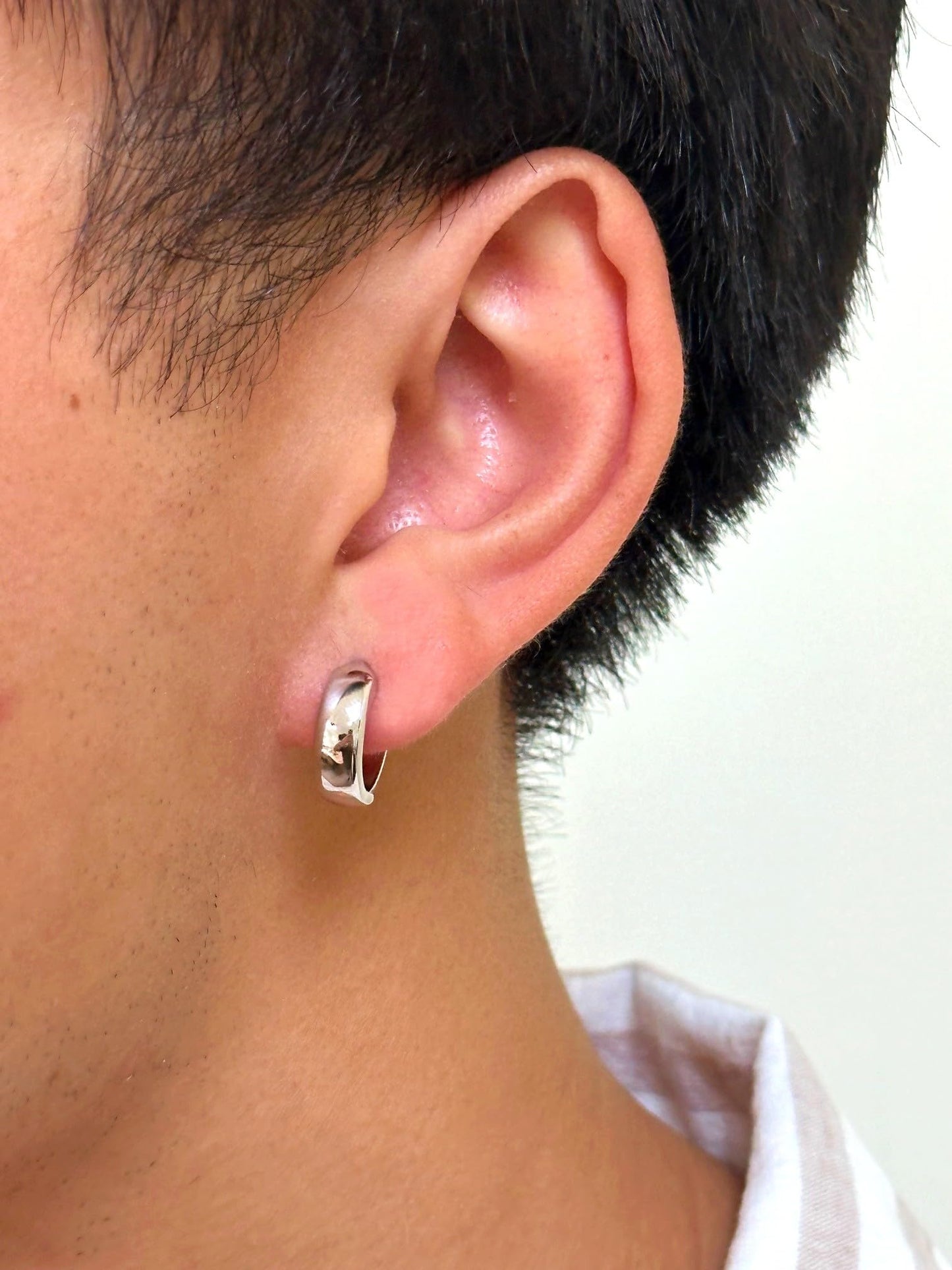 Small 14K Gold Huggie Hinged Hoop Earrings (5mm Wide) (White Gold 17mm)