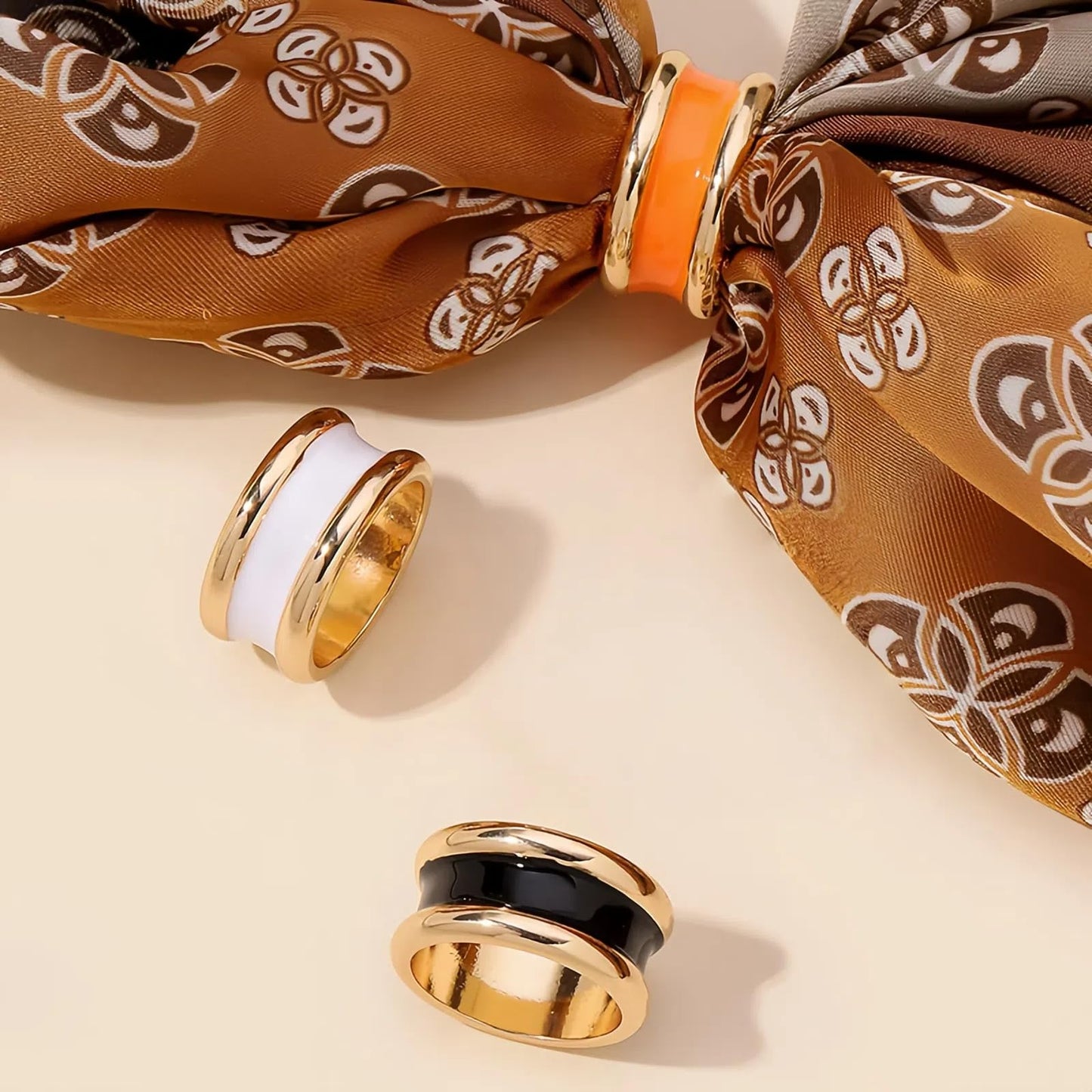 SYWDUDUCLT 3 Piece Scarf Rings Set, Simple Small Cylinder, Black/White/Orange
