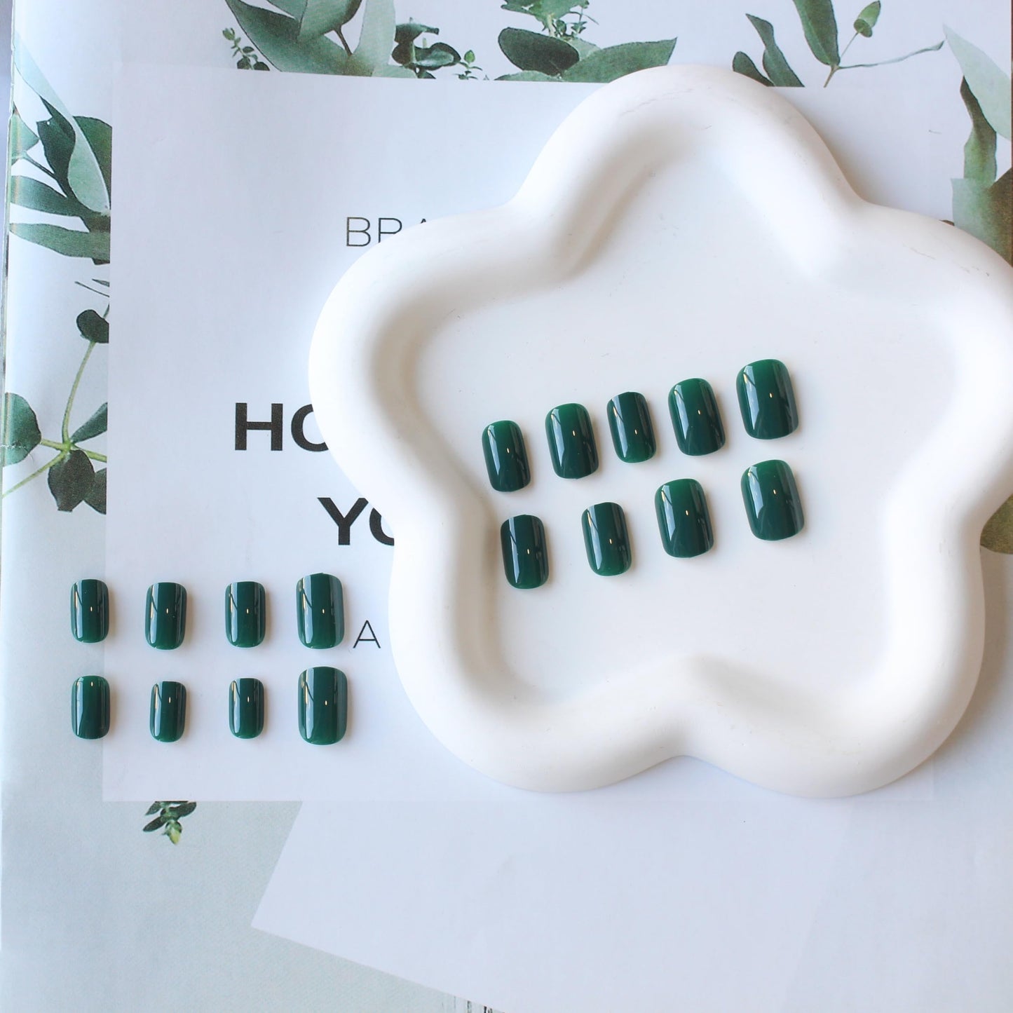Emerald Green Press on Nails Short Square Fake Nails Glue on Short Square Nails Press ons, Soft Gel Acrylic Glue on Nails Stick on Nail for Women Thick 24pcs