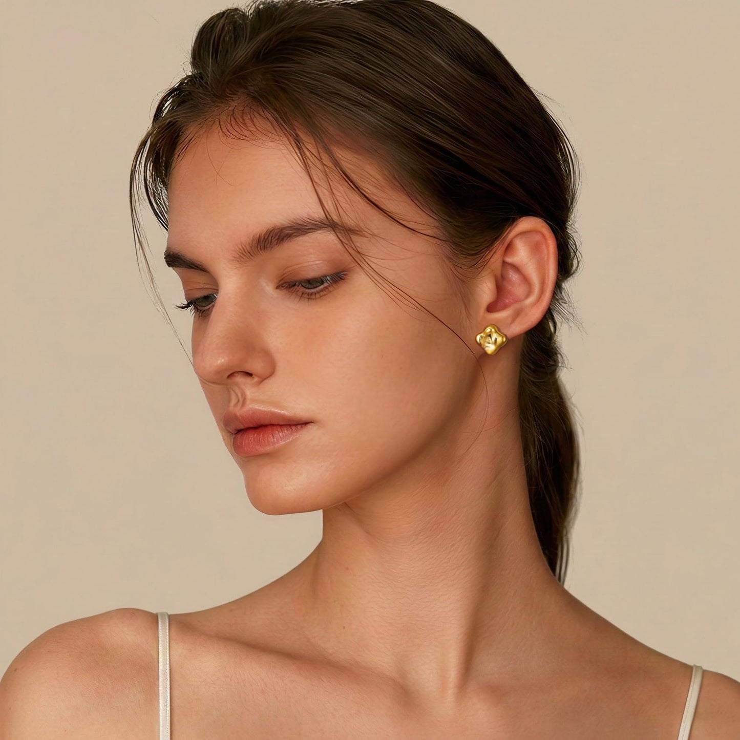 16 Pairs Starfish Chunky Gold Hoop Earrings Set for Women, Beach Shell Style Stack Statement Earrings, Hypoallergenic Lightweight Gold Plated Trendy Summer Jewelry Gift