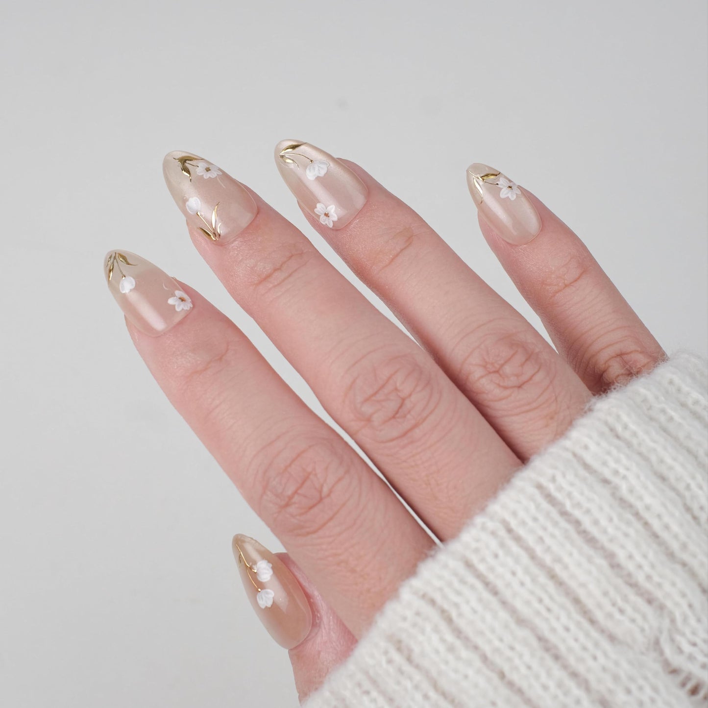 Nailique Press On Nails Short Almond – Handmade White Floral Soft Gel with Gold Foil Spring Design, 26pcs Reusable Nail Tips with Lamp-Curable Glue, Salon Quality Bridal Wedding Manicure