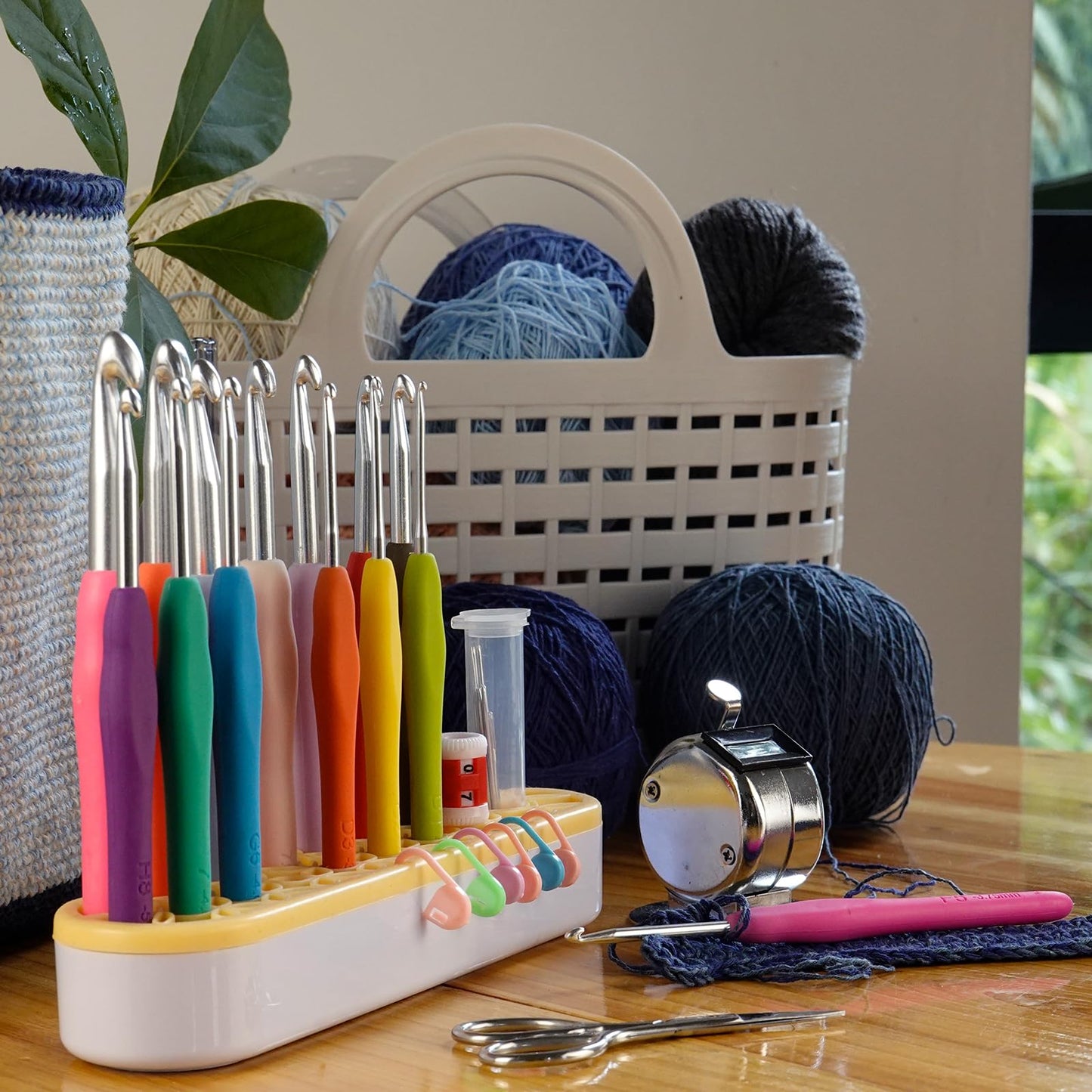 YOJOB 21 Sizes Crochet Hooks Set 0.5mm-10mm, Plus Crochet Accessories and Holder﻿, Complete Set Ergonomic Crochet Hook Kit for Beginners