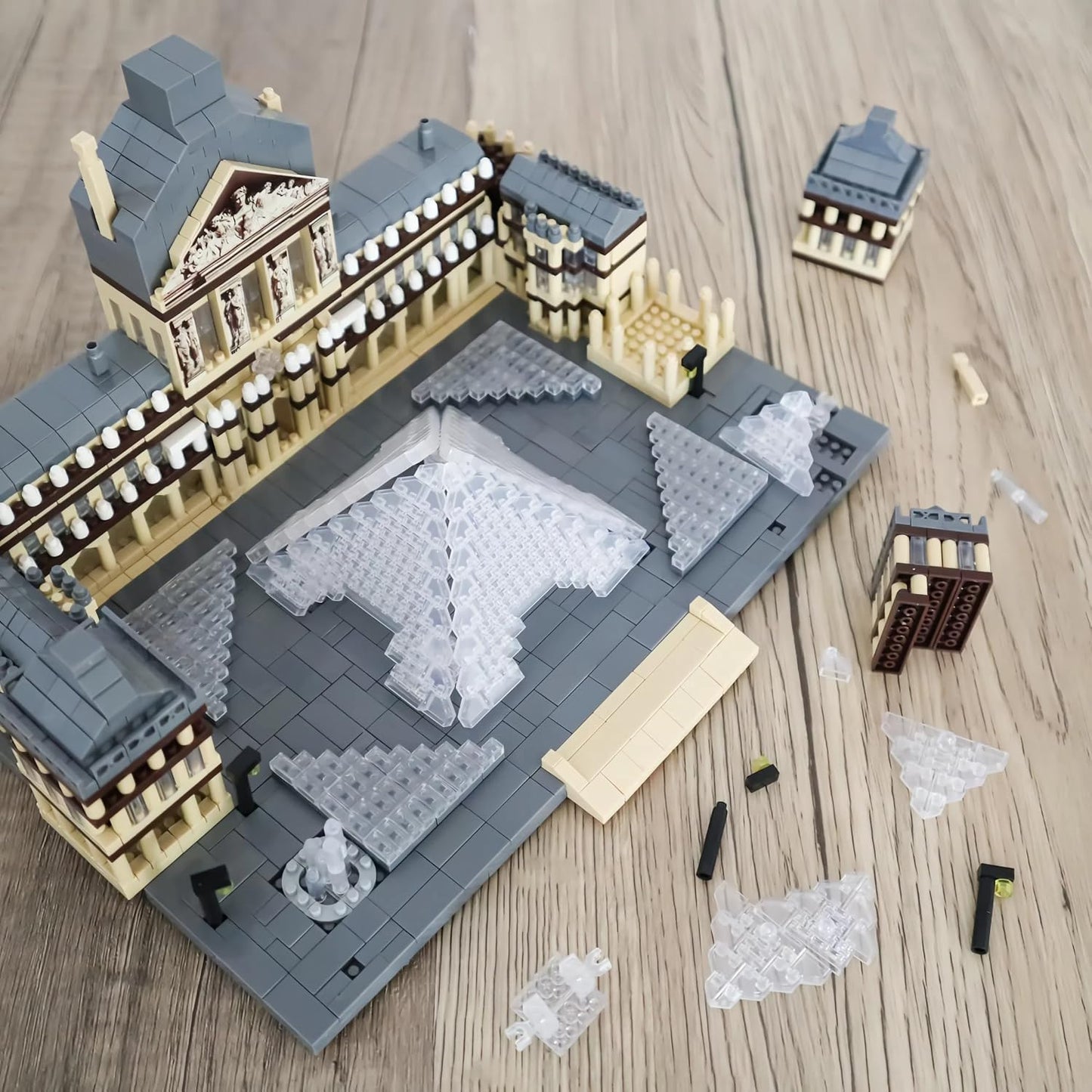 Architecture Louvre Micro Building Blocks Set, 3377 PCS World Famous Architectural Paris Louvre Museum Building Kit, House Building Collection Display Construction Model Gifts for Teens and Adult