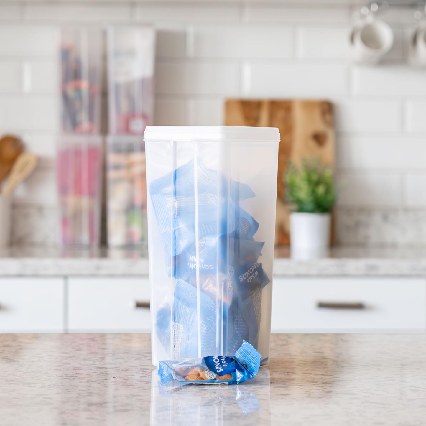 IRIS USA Vertical Plastic Flip Top Storage Containers Bins with Lids for Pantry, Home, Office, Organization, Large, Stackable Hinged Organizer with Latches, Clear, 6 Pack
