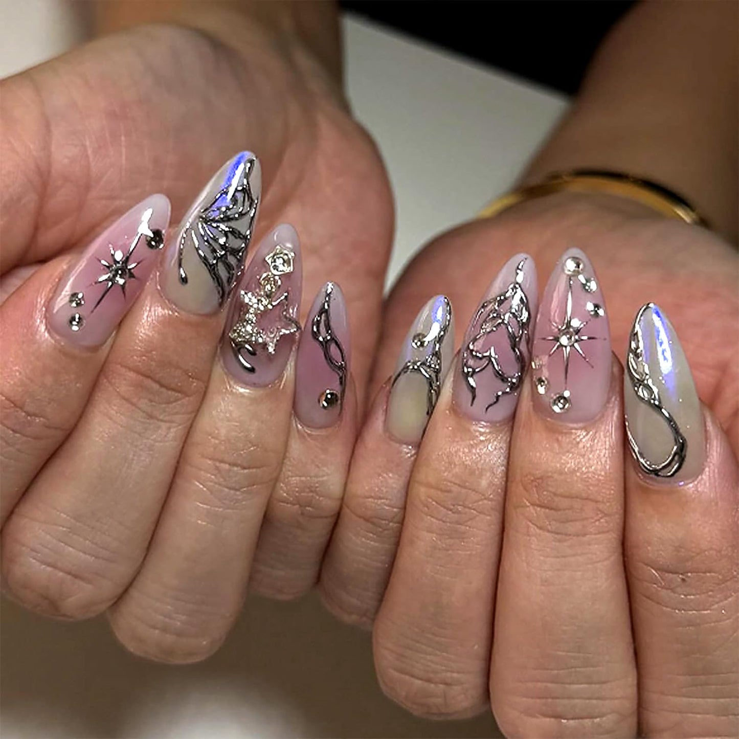 24Pcs Star Press on Nails Medium Almond Fake Nails 3D Silver Rhinestones False Nails Cute Full Cover Artificial Glue on Nails Spring Summer Stick on Nails for Women Girls DIY Nails Kit Decoration