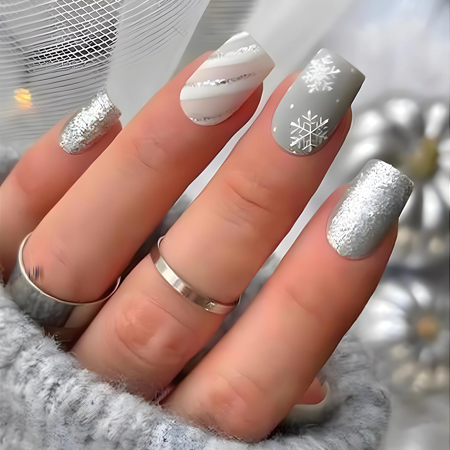 IMSOHOT Press on Nails Square Medium Fake Nails Green Glitter Full Cover Acrylic False Nails Glossy Glue on Nails with White Snowflake Designs 24Pcs