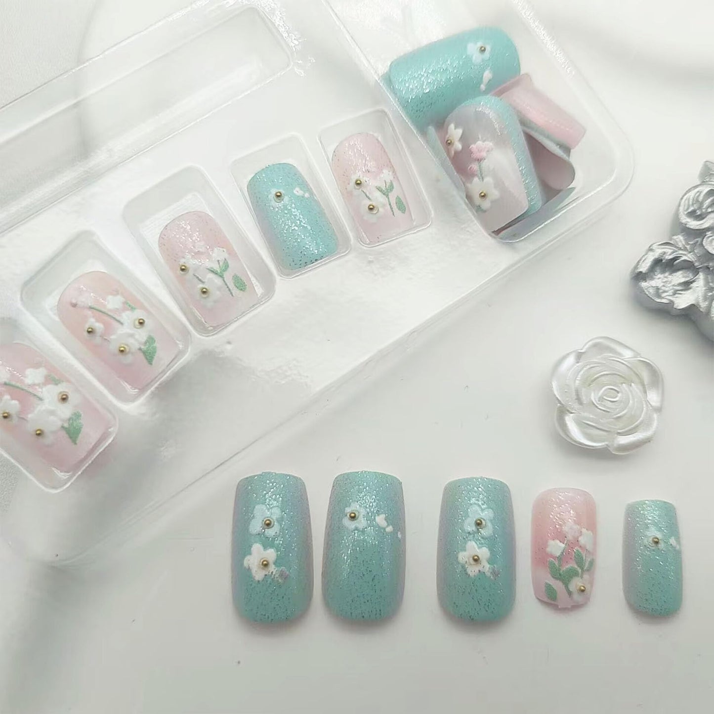 Press on Nails Medium Square Fake Nails with Green Leaves White Flower Glitter Designs Glossy Nails Press ons Pink Blue Glue on Nails Summer Acrylic Artificial Stick on Nails for Women 24Pcs