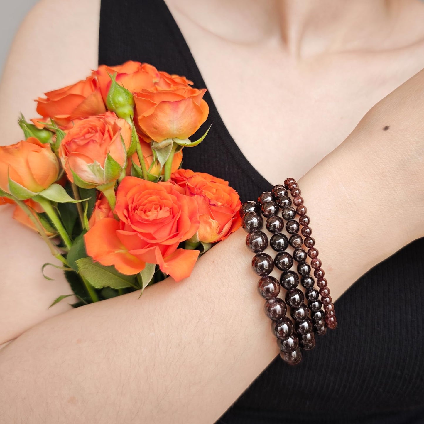 Handmade Natural Gemstone Elastic Bracelet - Healing Crystal Beads Jewelry, Unisex (Garnet, 8mm)