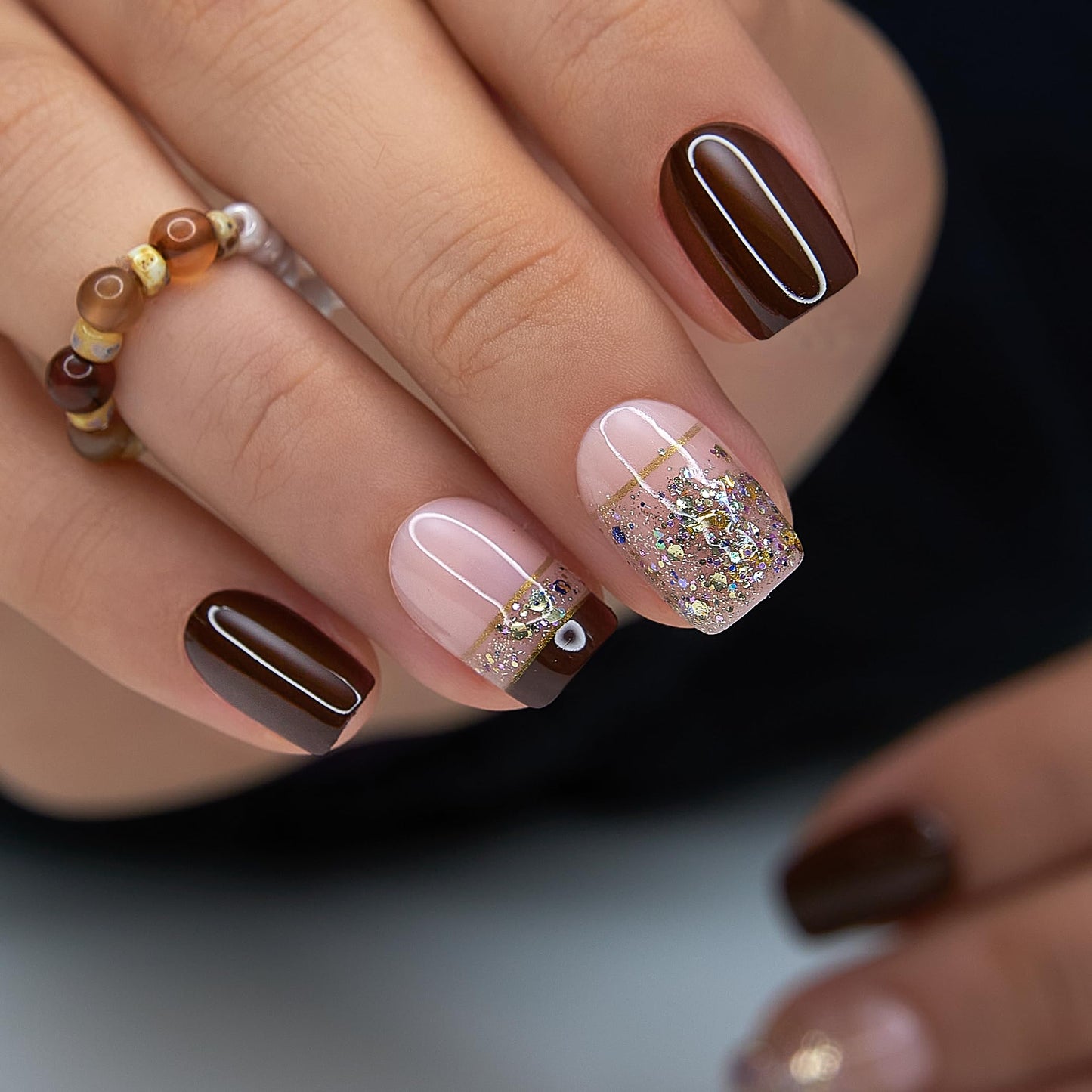 Curvlife Press on Nails Acrylic Medium Fake Nails with Golden brown Design Full Cover False Nails for Women Reusable Nail Kit with Nail Glue Adhesive Tabs
