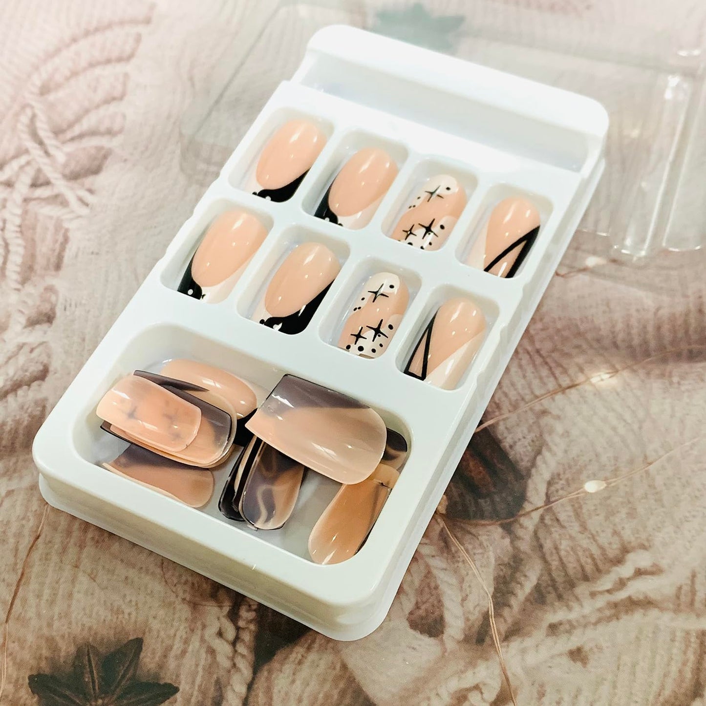 Vezocim Press on Nails Square Shapes 24Pcs French Tips Glossy Full Cover Medium Acrylic Square False Nails with Star Designs Artificial Coffin Medium Fake Nails Glue Stick ons Fingernails for Women