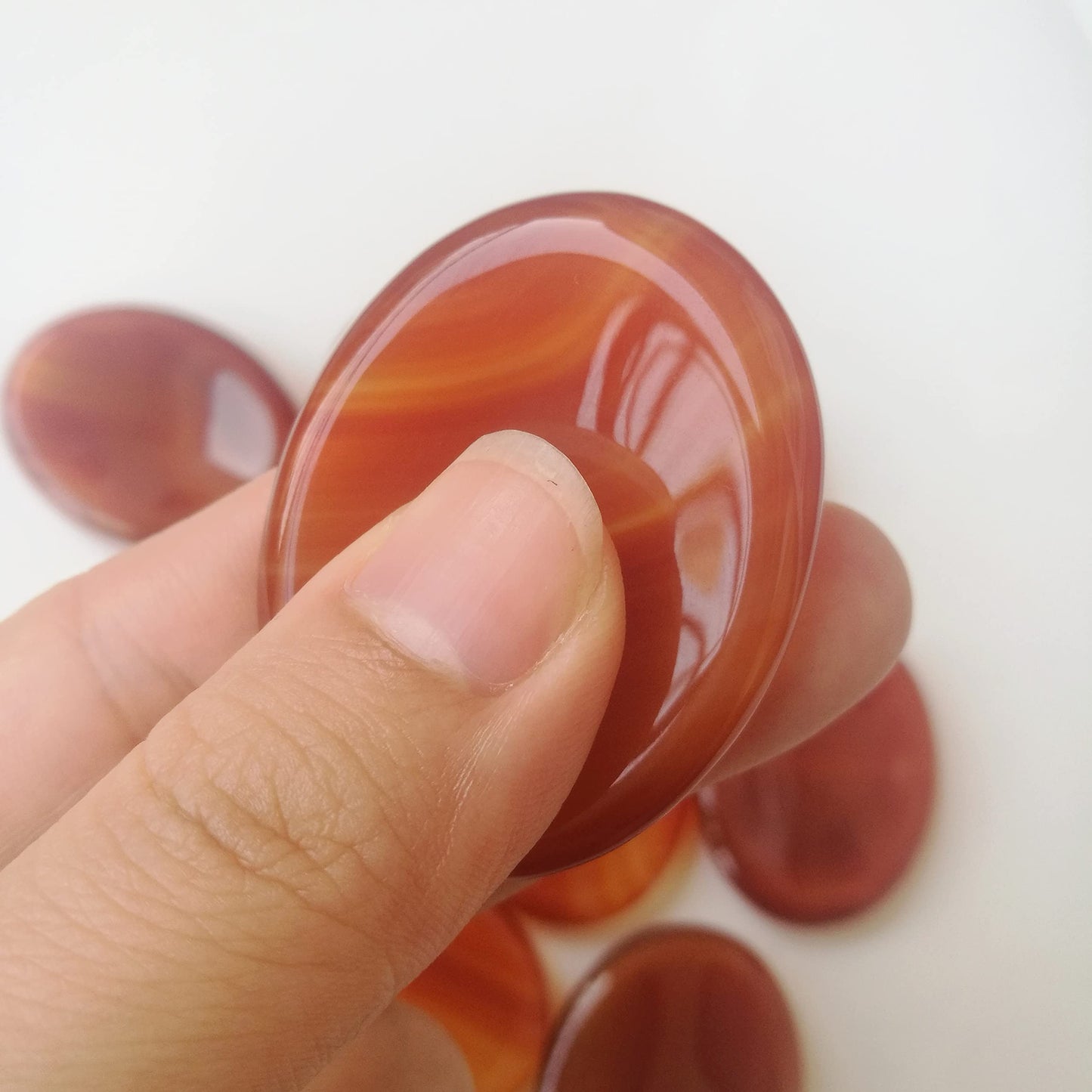Bacatgem 1 Pcs Natural Carnelian Crystal Thumb Worry Stone,Stress Relax Healing Reiki Crystal Pocket Palm Stones