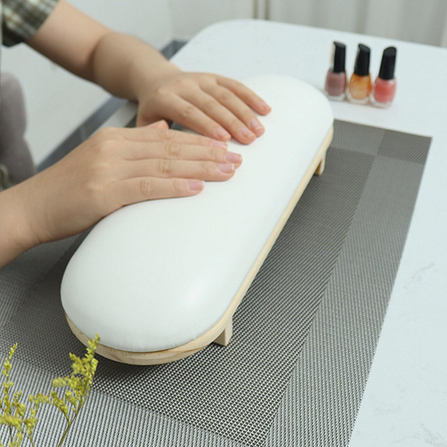 TANG SONG 1PC Sponge Manicure Hand Rest Pillow Wooden Nail Stand Hand Holder Nail Table Manicure Armrest Cushion (White)