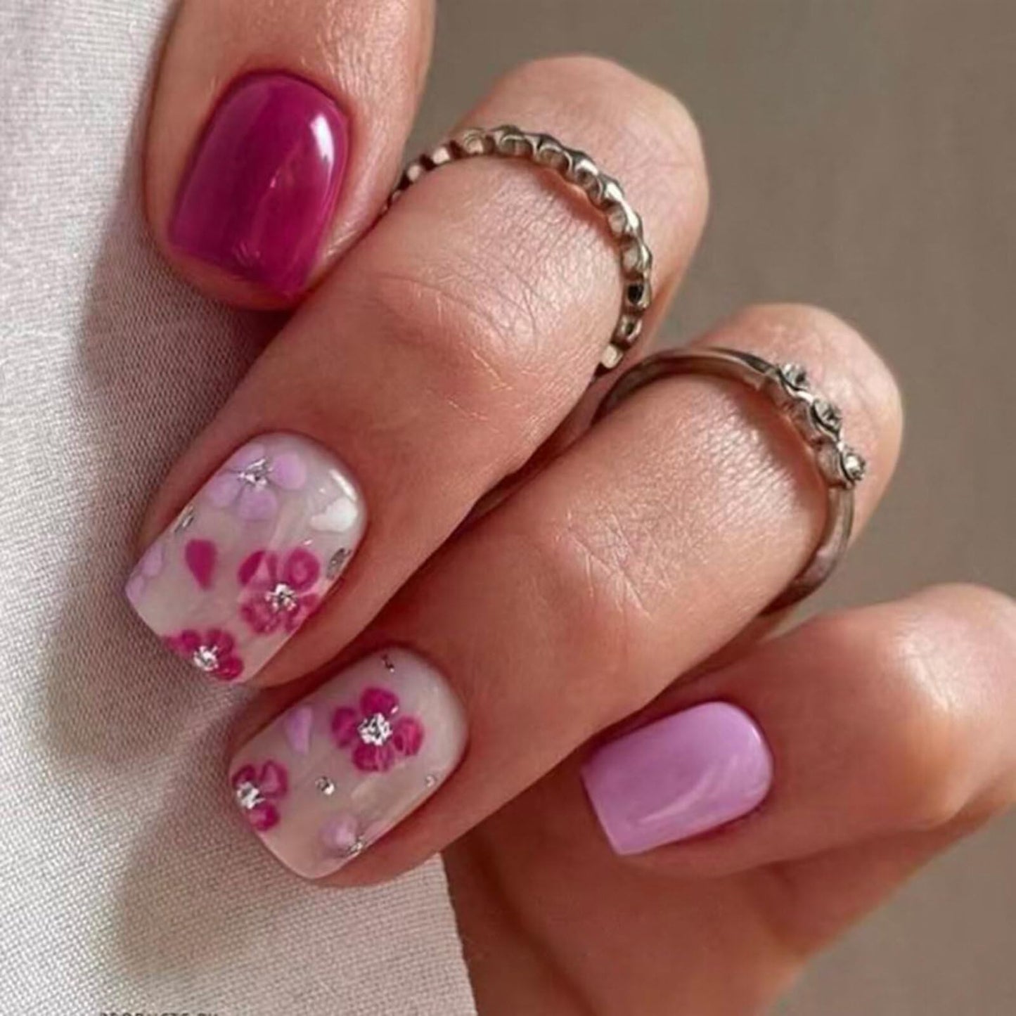 Short Square Press on Nails Deep Light Pink Red Flower Motifs Shiny Drill Surface Elegant Sweet Manicure Stick on Nails Artificial Nails Suitable for Charming Glossy Delicate Stylish 24 Pcs