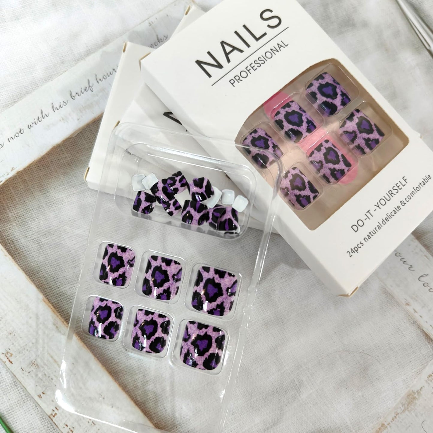 24Pcs Press on Toenails Short Leopard Print Fake Toe Nails Designs Purple Black Snake Scale Design False Toenails Acrylic Toe Nail Press ons Artificial Stick on Toenails for Coquette Women